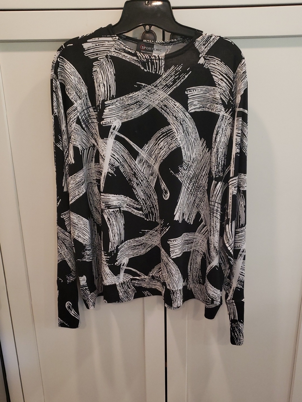 Black & White Brushstroke Long-Sleeve Top